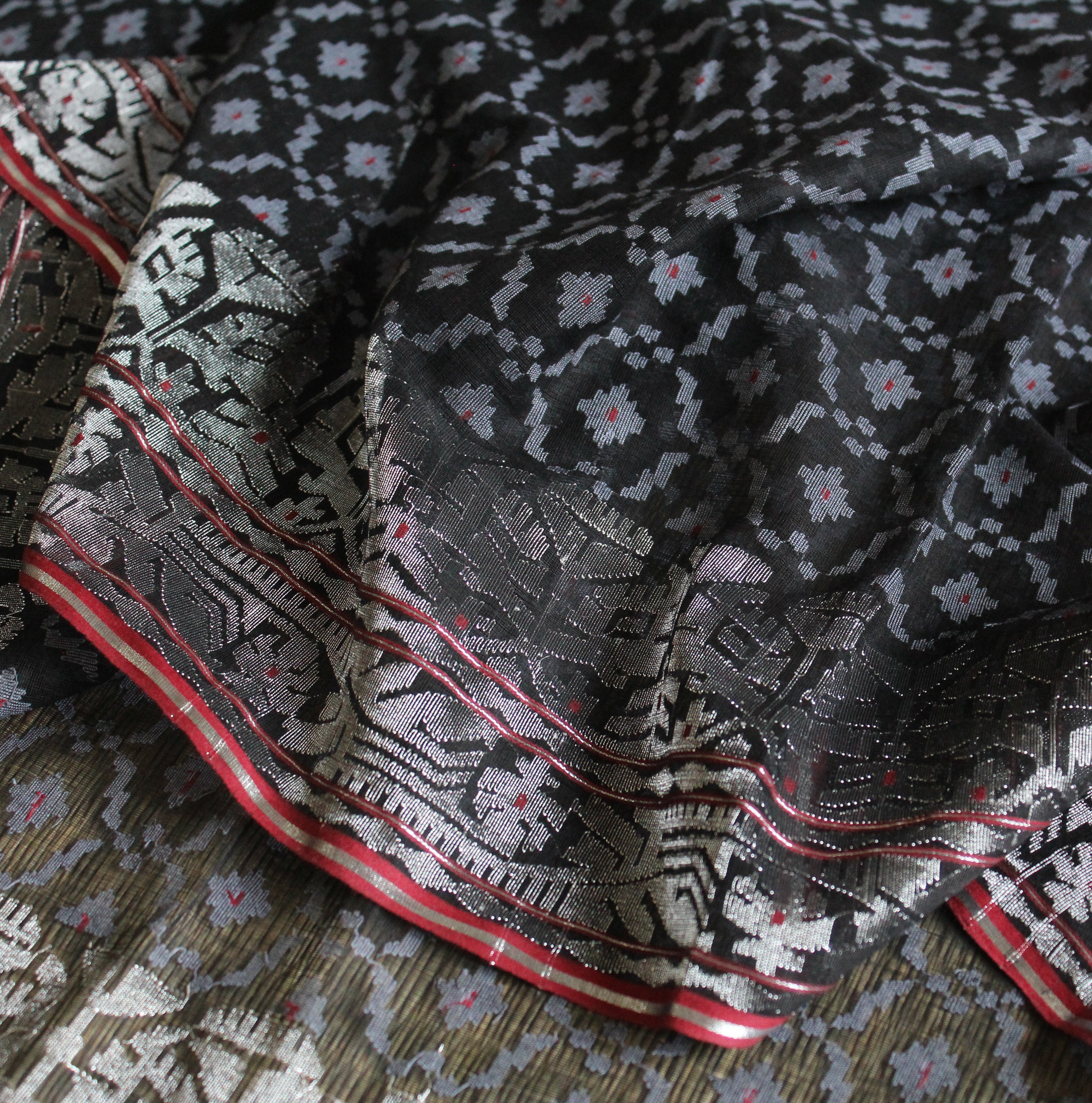 Black and White Jaal Dhakai Jamdani