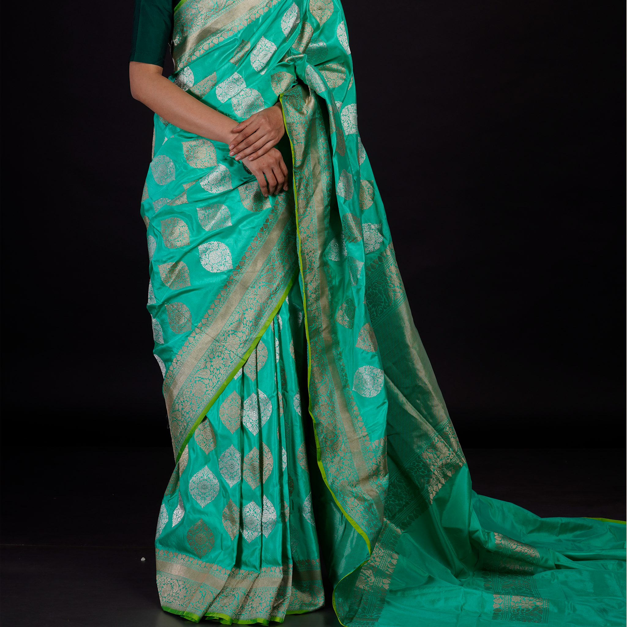 Feroza Sona Rupa Khadwa Katan Benarasi