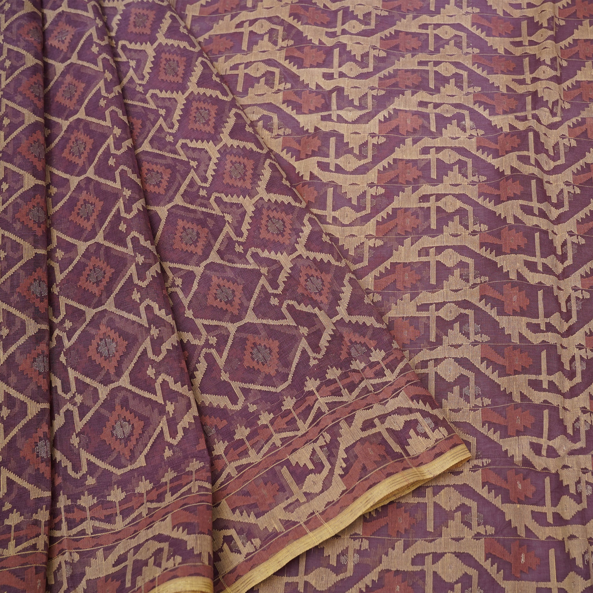 Handwoven Dhakai Jamdani Saree