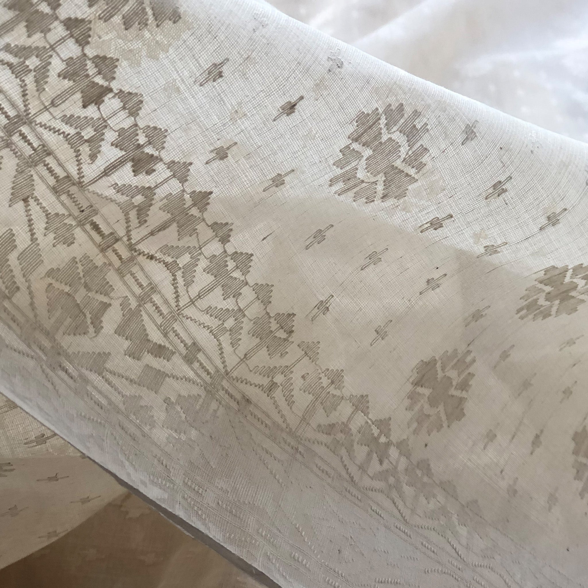 Pre Order: 200 count White Dhakai Jamdani Saree