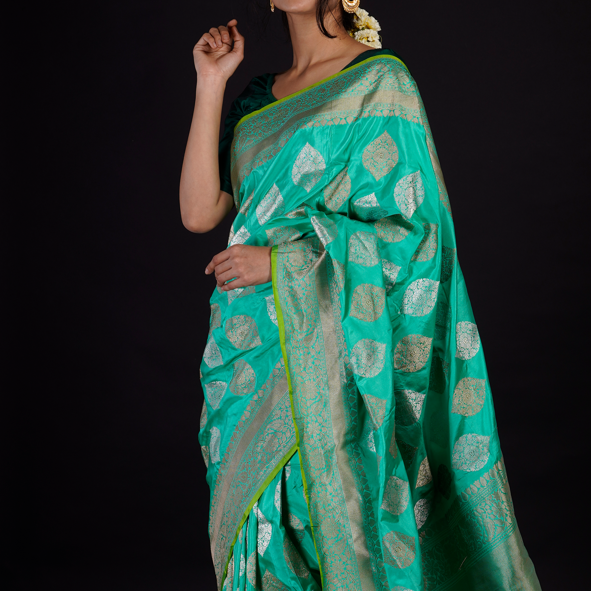 Feroza Sona Rupa Khadwa Katan Benarasi