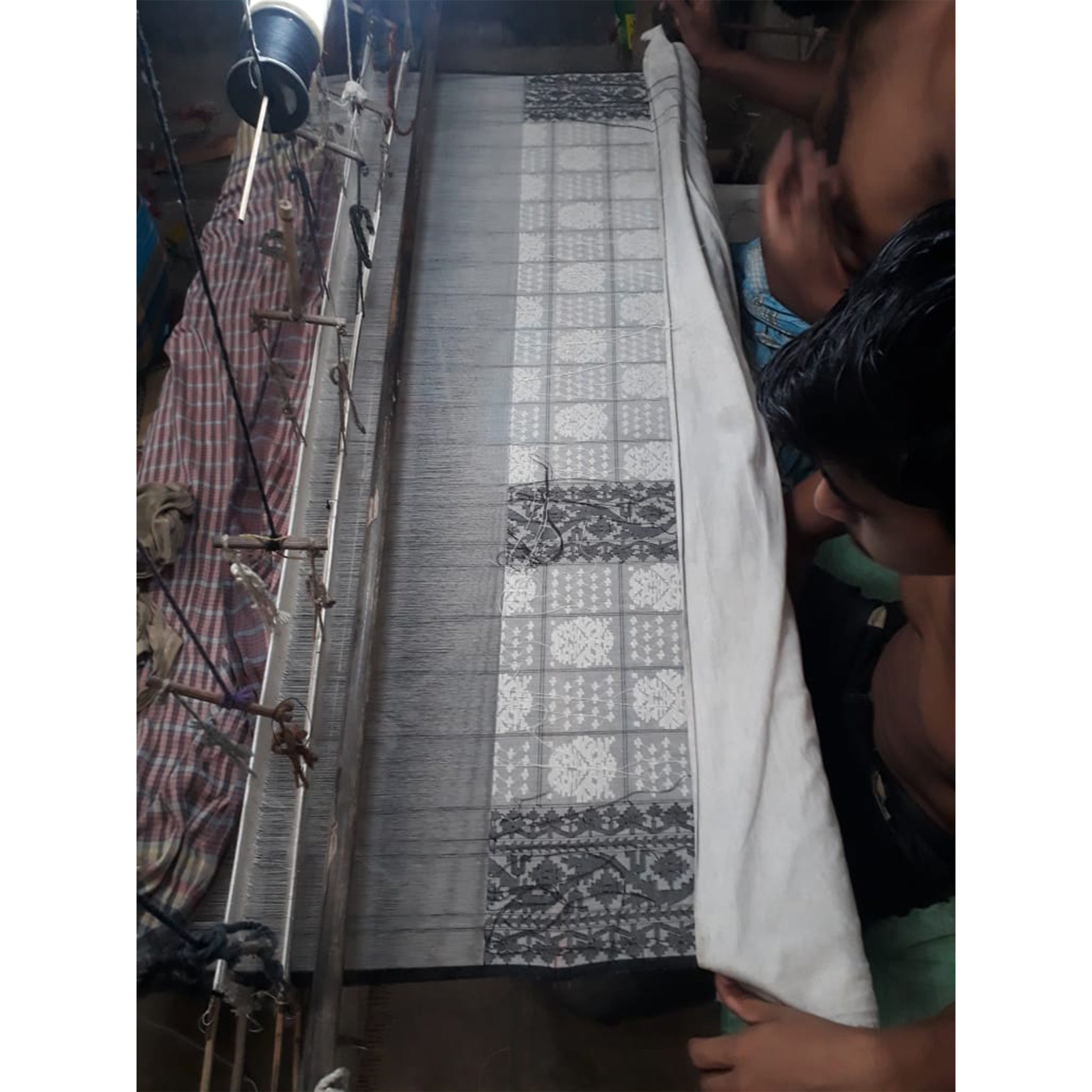 200 count White Handwoven Bangladeshi Dhakai Jamdani - three border