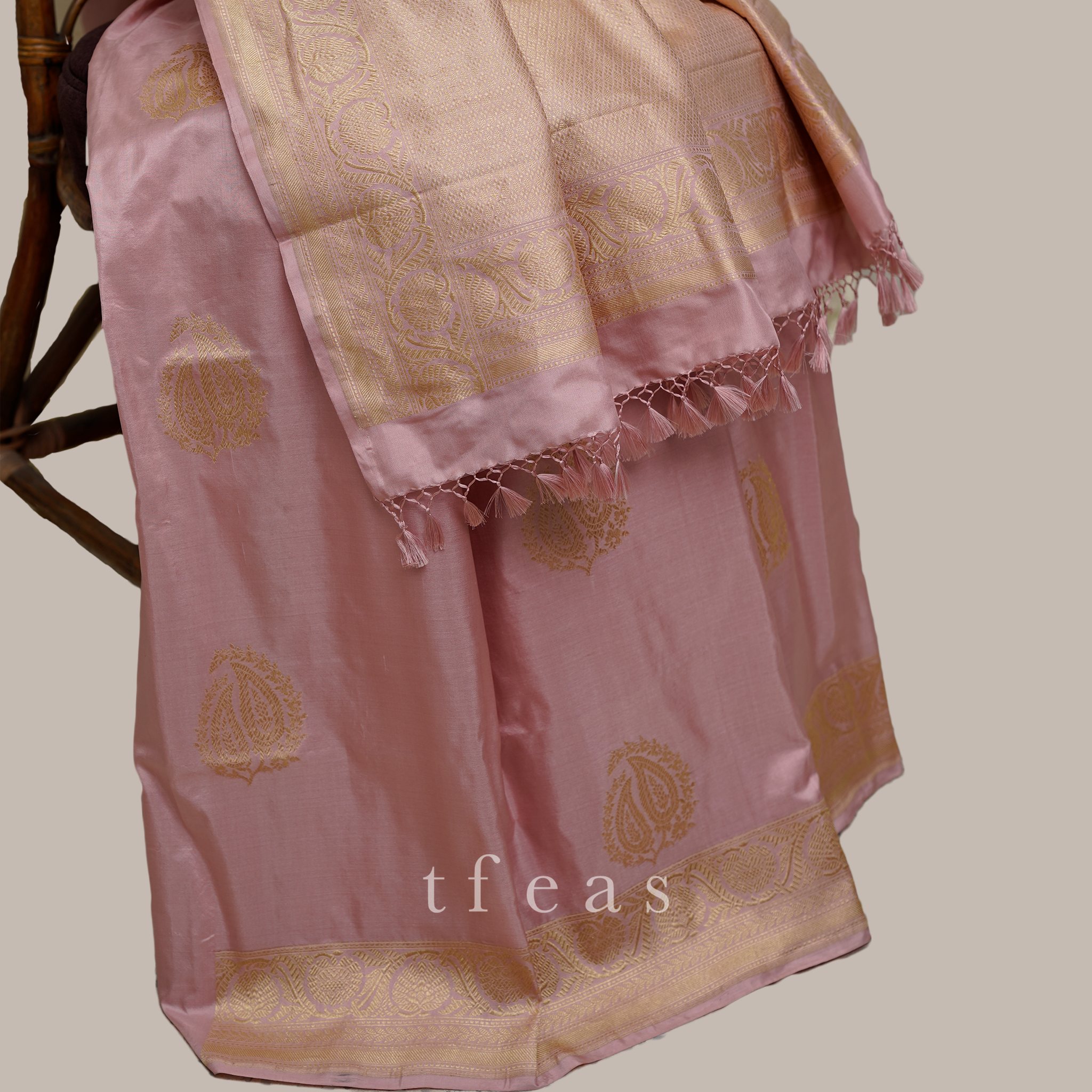 English Rose Khadwa Benarasi