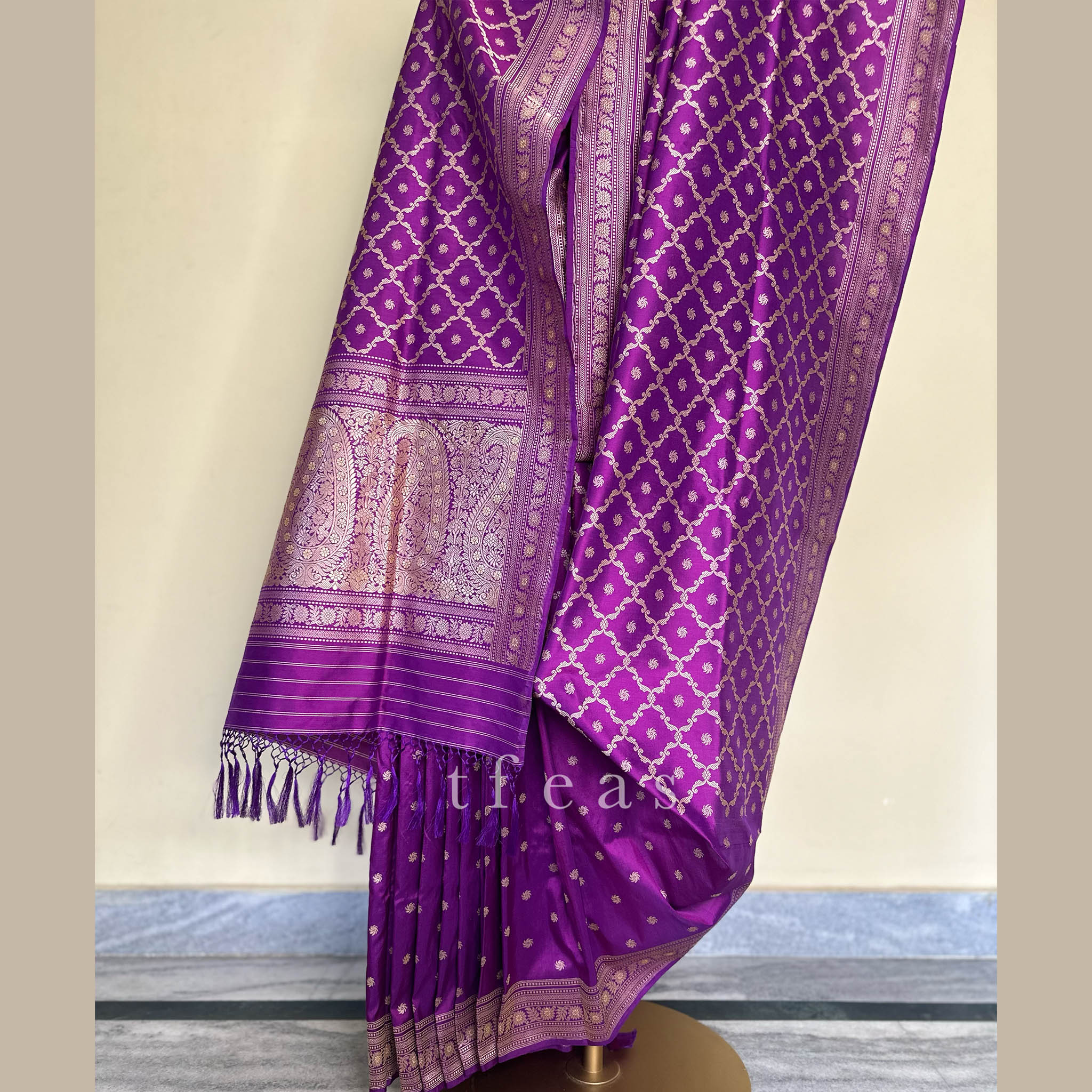 Purplish Pink Khadwa Jaal Partly Pallu