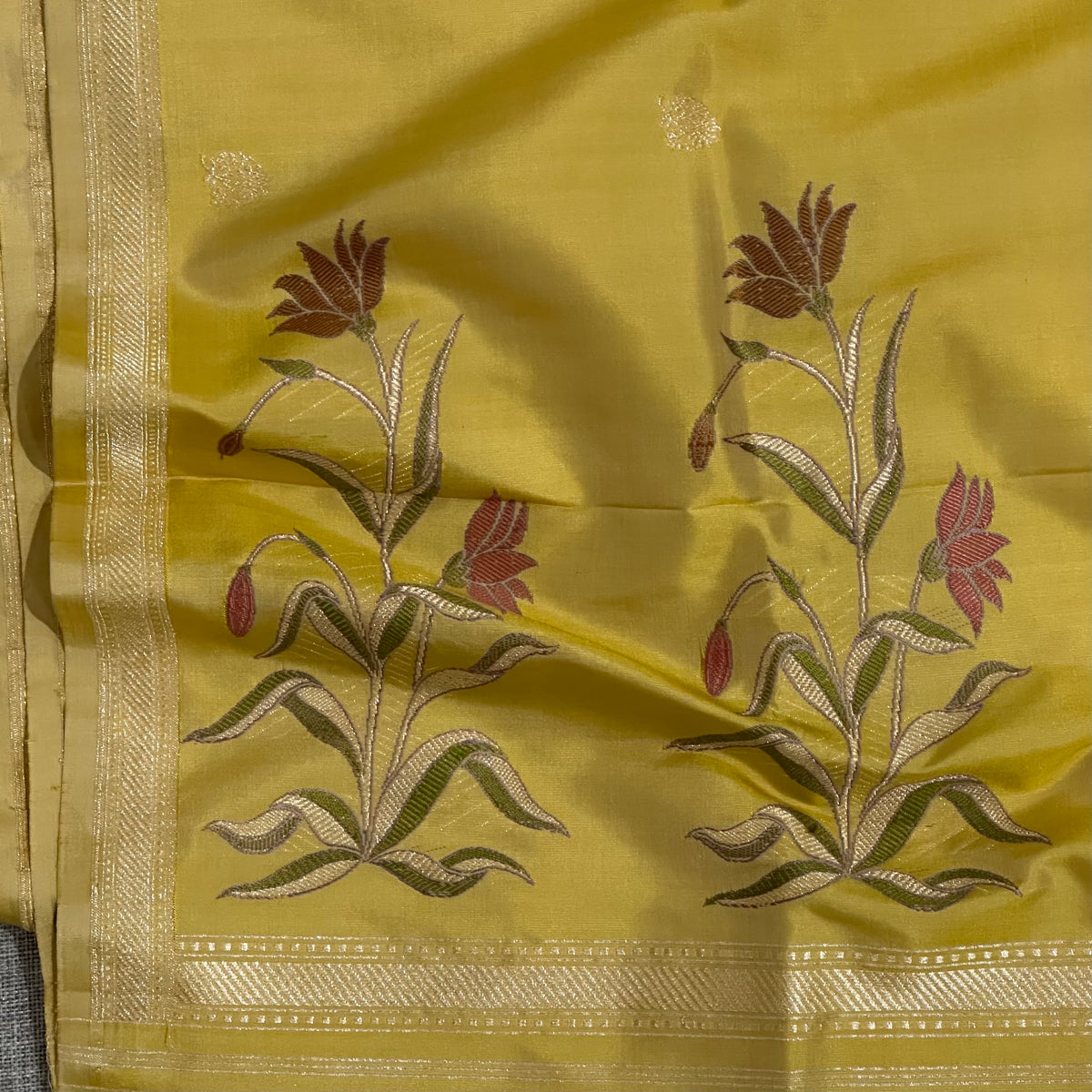 Yellow Khadwa Benarasi with Mughal Flower and Butis