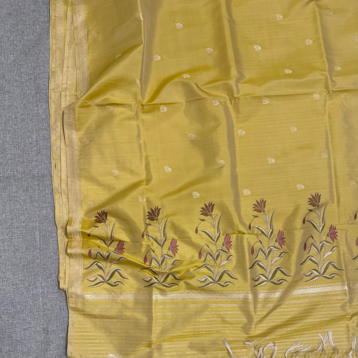 Yellow Khadwa Benarasi with Mughal Flower and Butis
