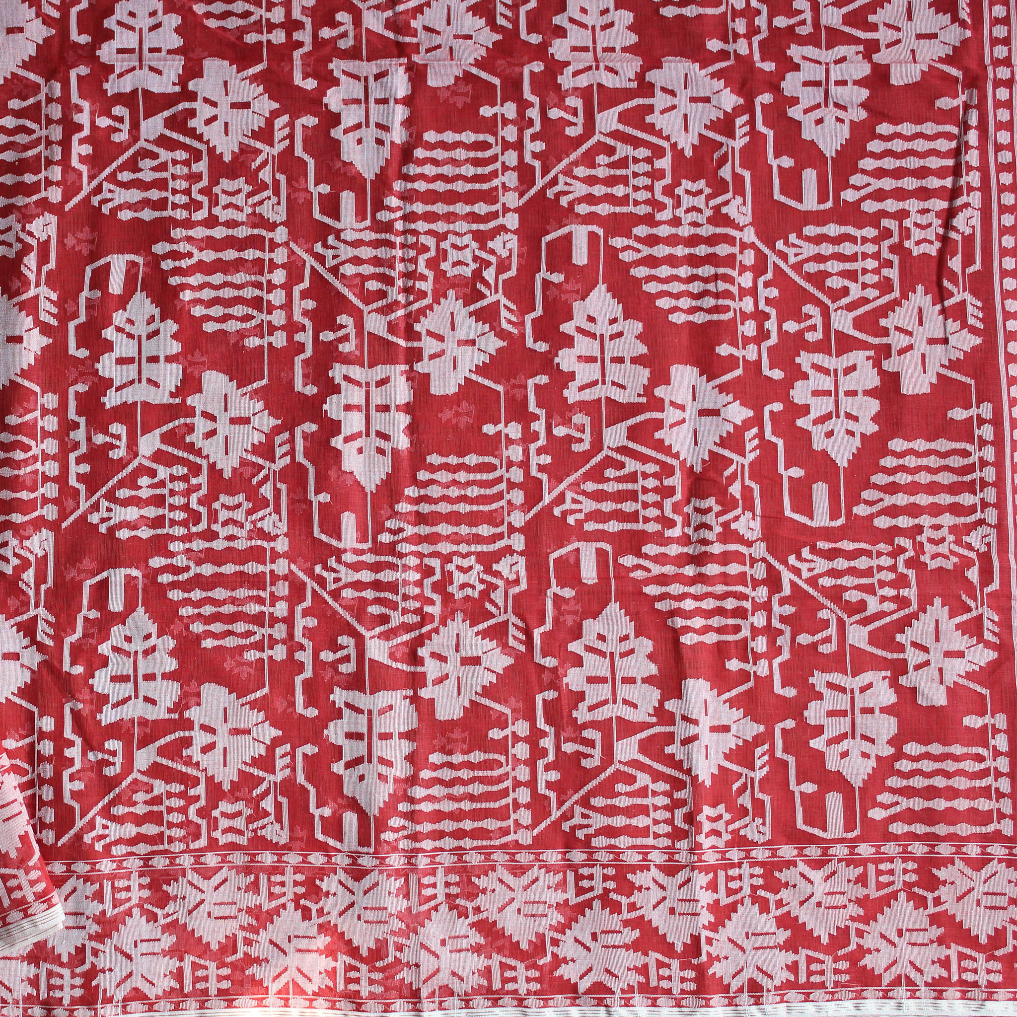 Red and White Angoorlata Dhakai Jamdani Saree (Grapevine)