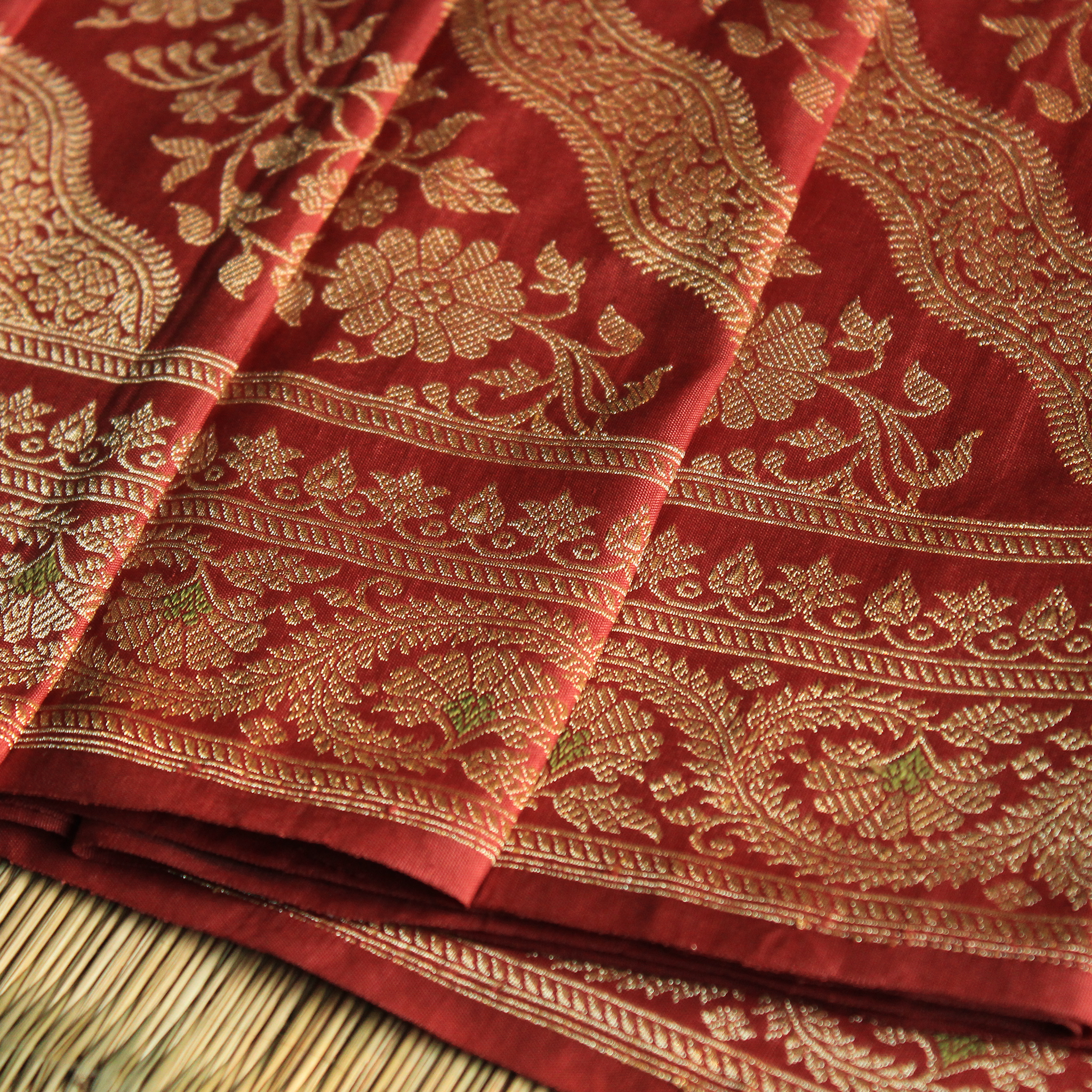 Red Ada Khadwa Benarasi Saree