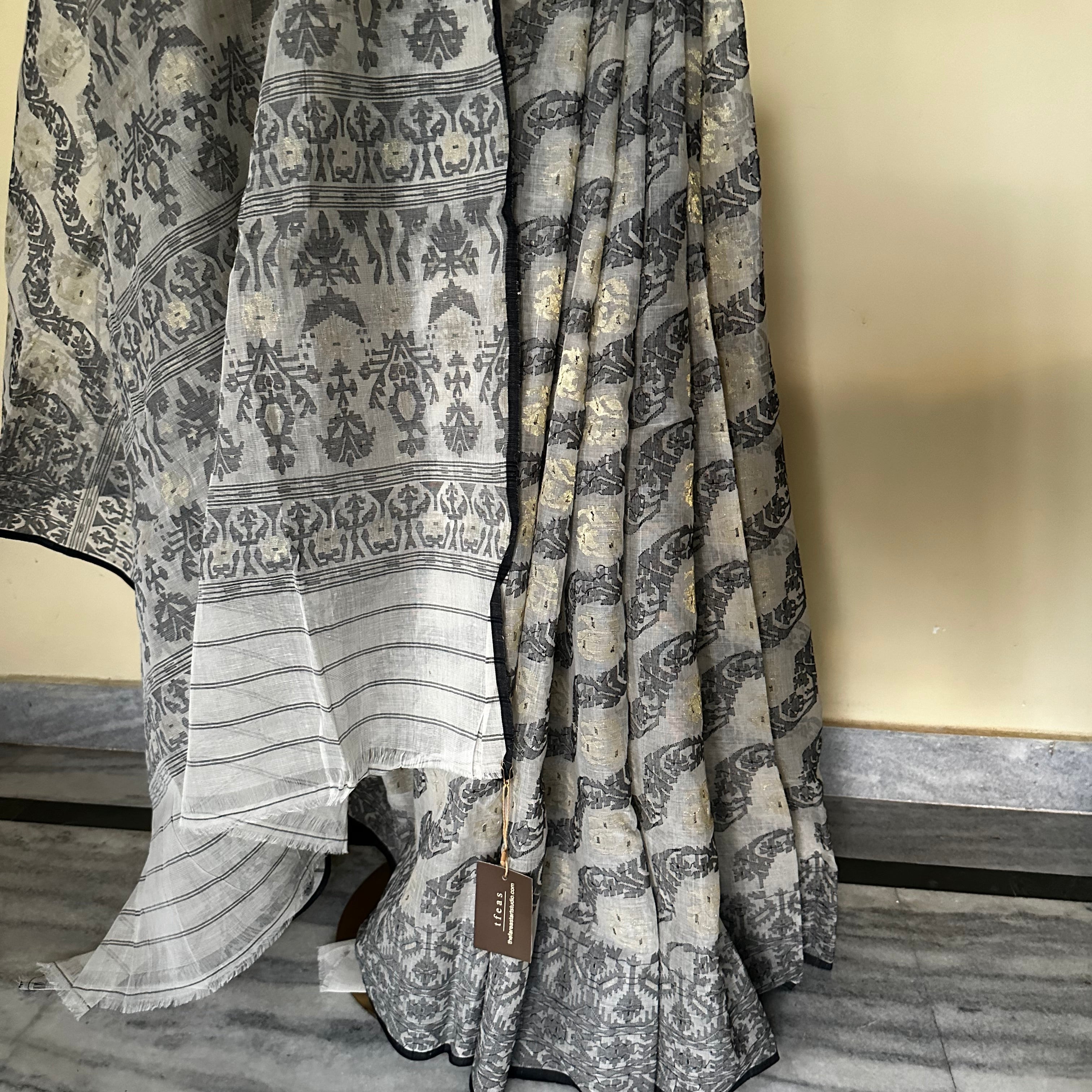 200 count khadi white and black dhakai jamdani with floral palla