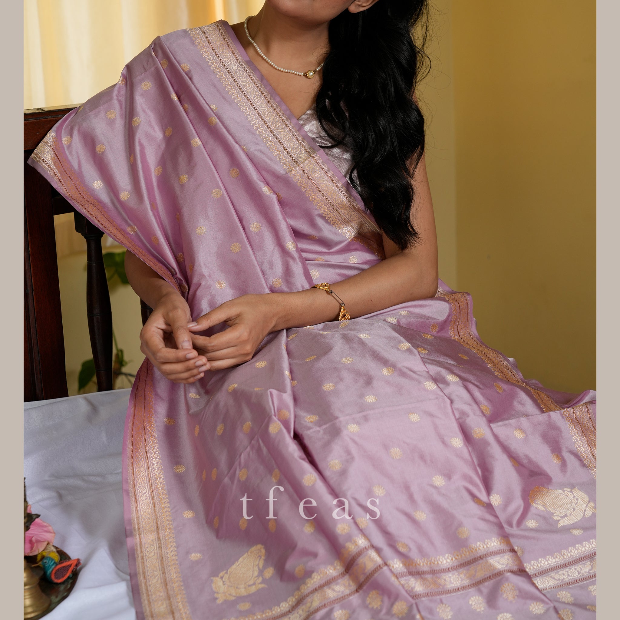 Light Mauve Coloured Khadwa Benarasi with Koniya