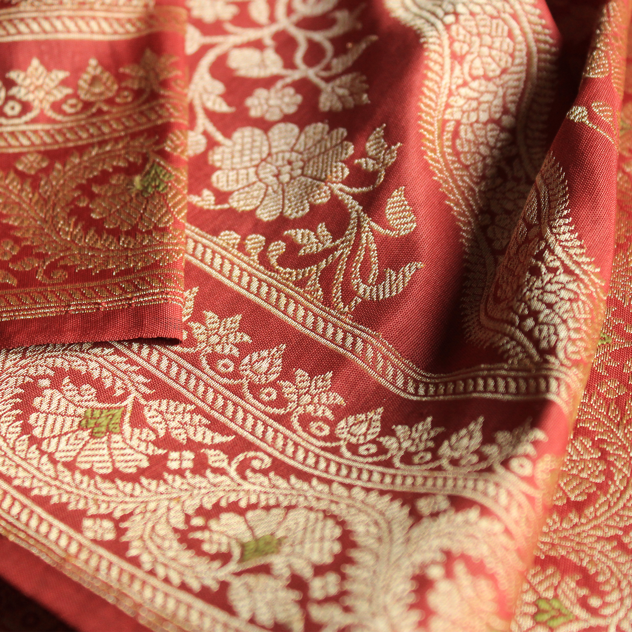 Red Ada Khadwa Benarasi Saree