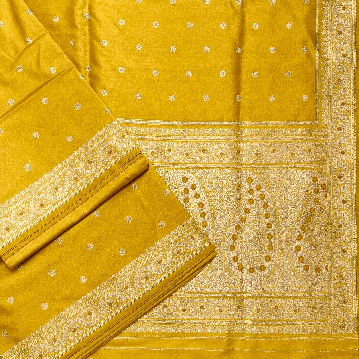 Alphonso Yellow Khadwa Buti Benarasi
