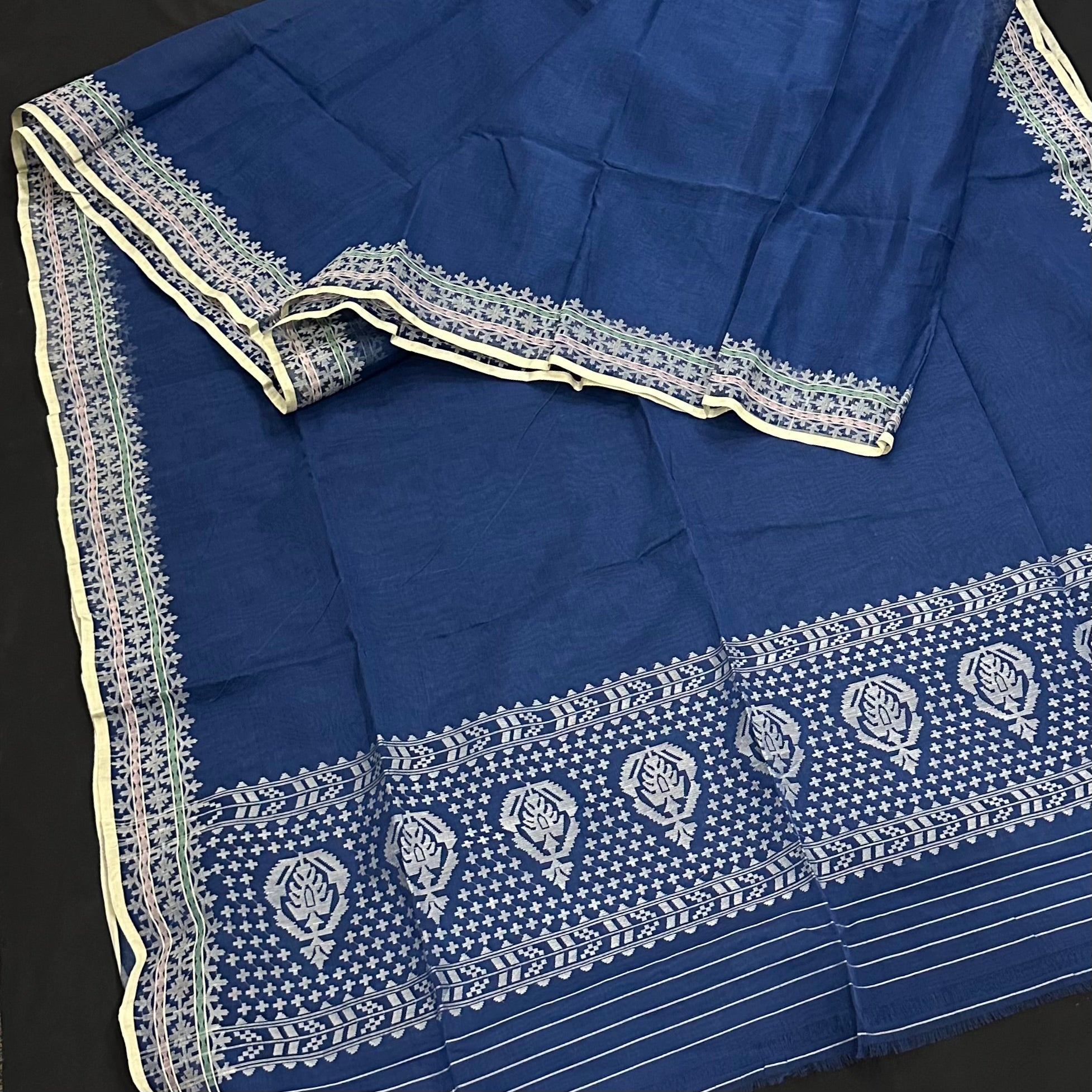 Blue Dhakai Jamdani with beige selvedge (Copy)
