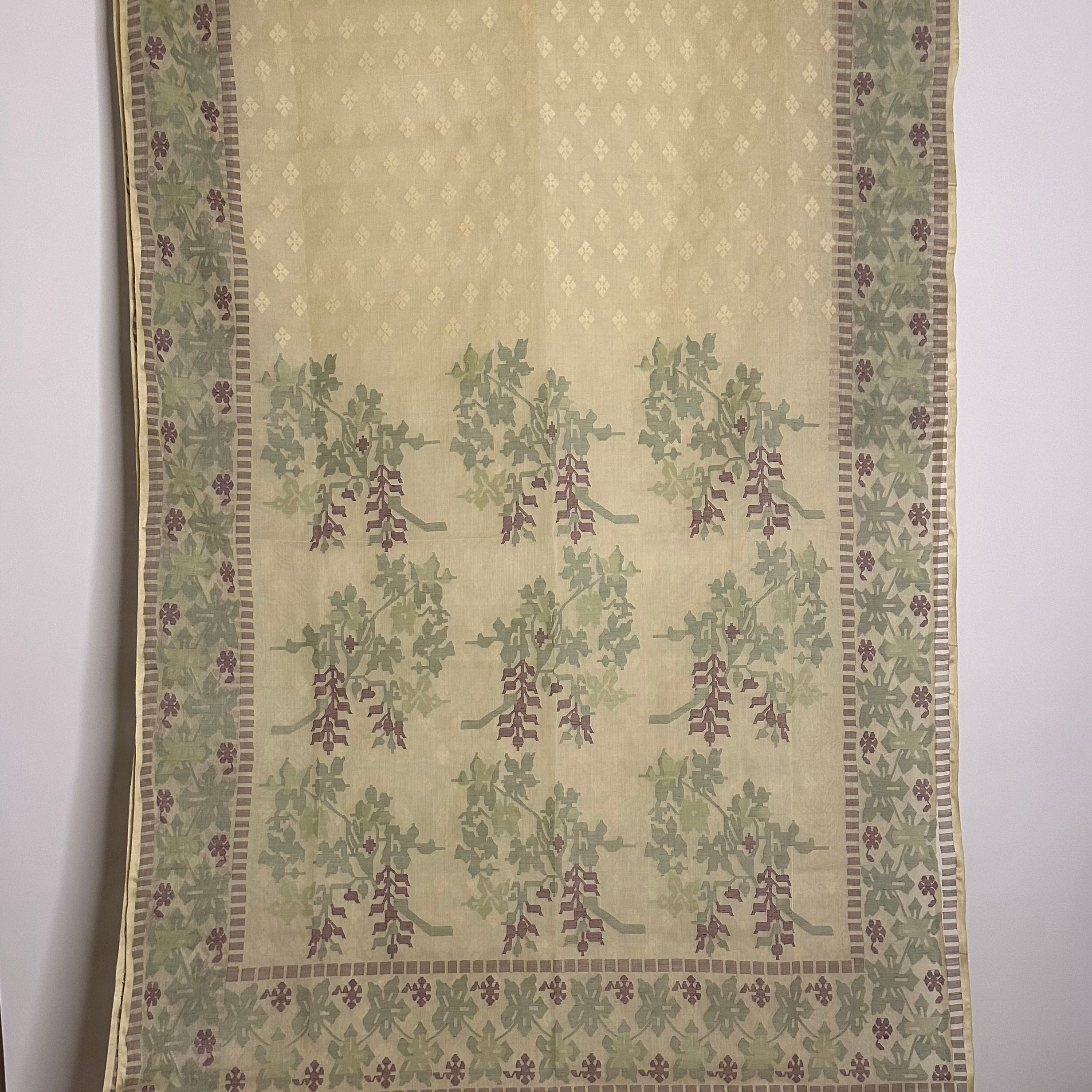 Butter Cream Angoorlata Dhakai Jamdani Saree (Grapevine)