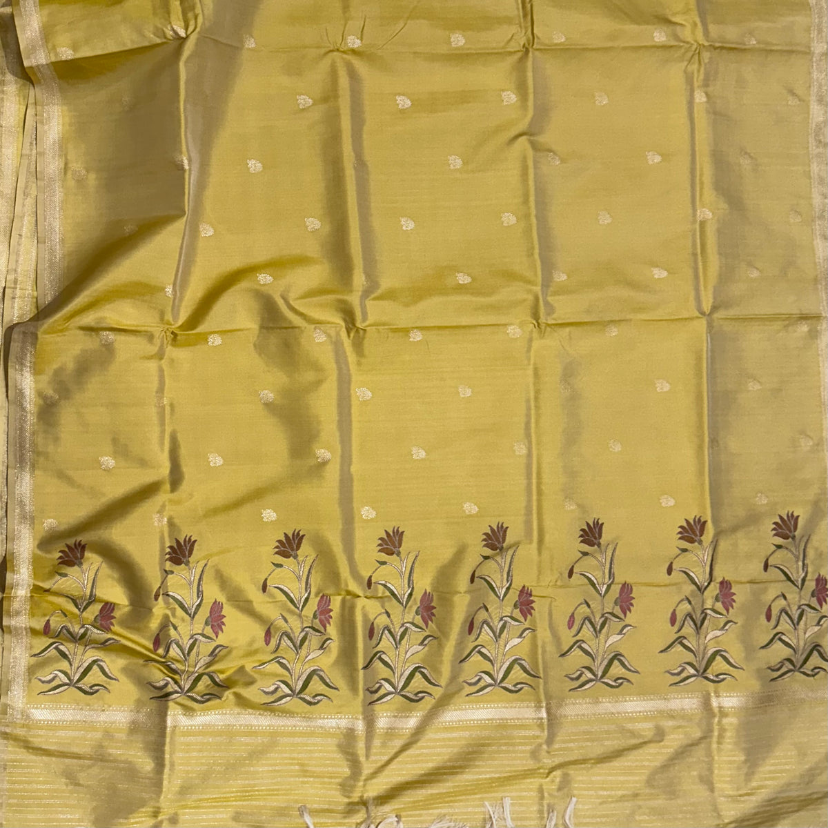 Yellow Khadwa Benarasi with Mughal Flower and Butis
