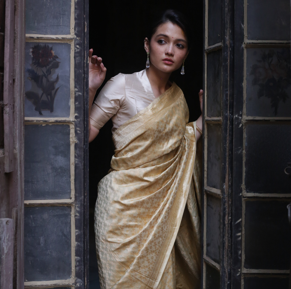 Off White Khadwa Jaal Benarasi Saree