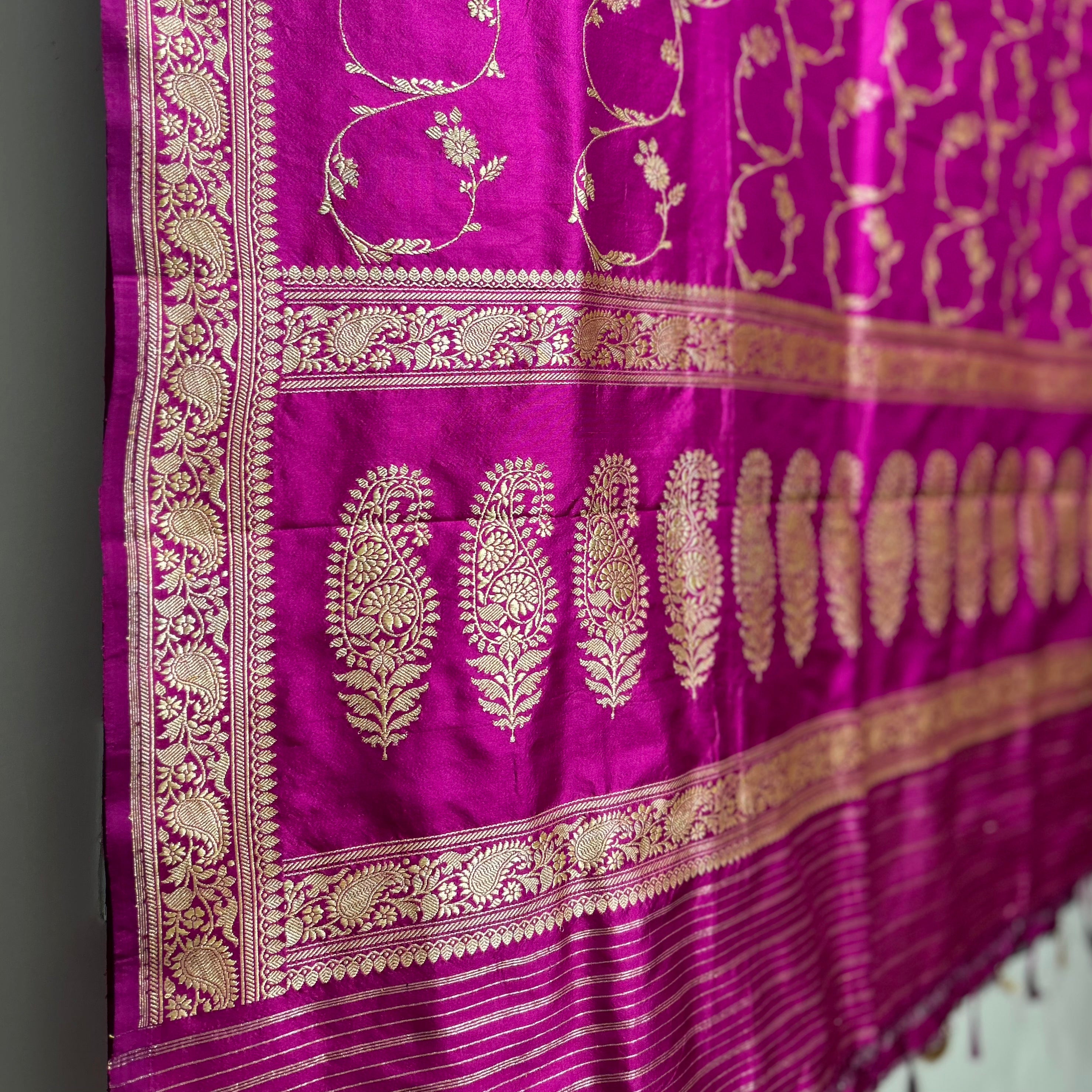 Fuchsia Jangla Khadwa Benarasi