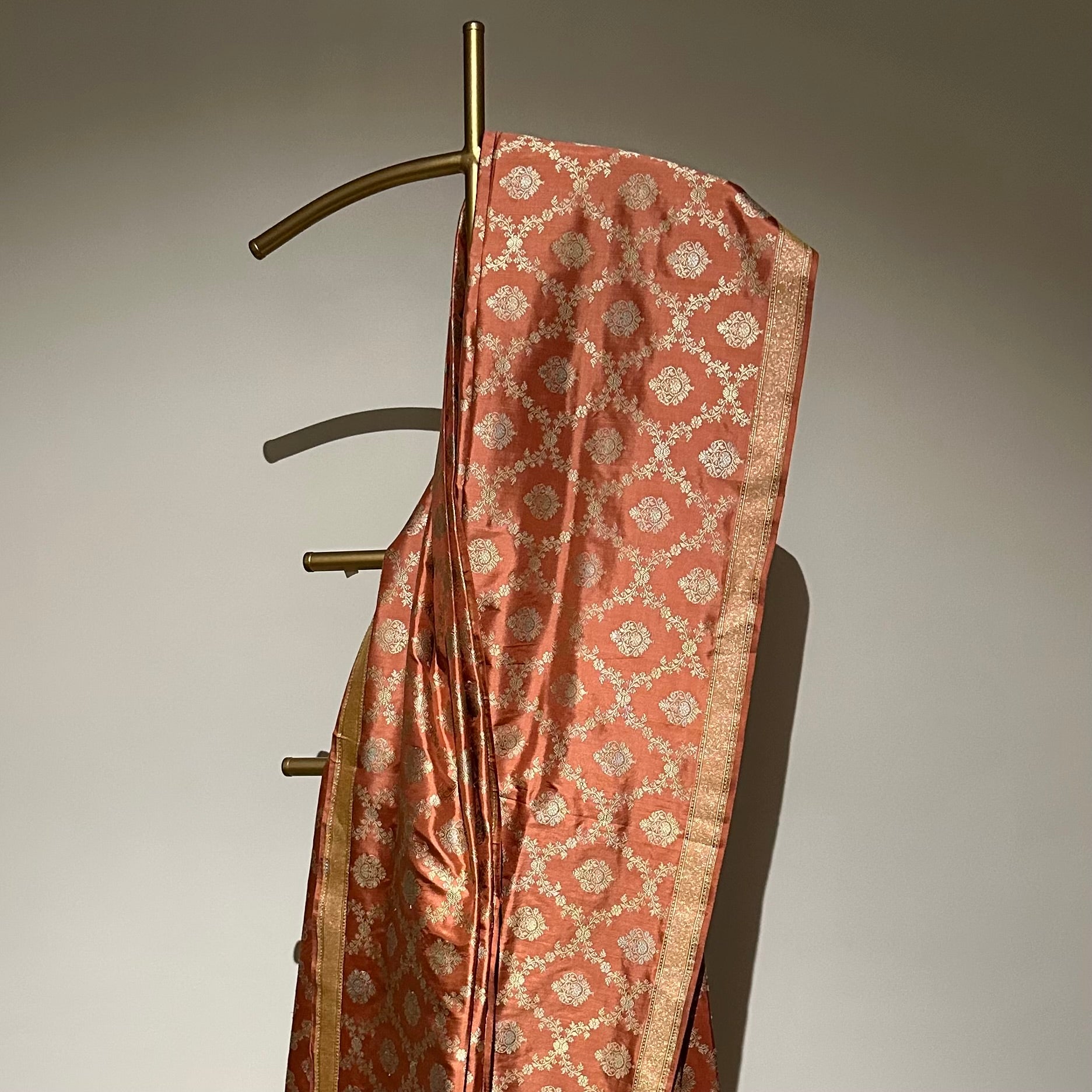 Chestnut Rose Khadwa Jaal Benarasi