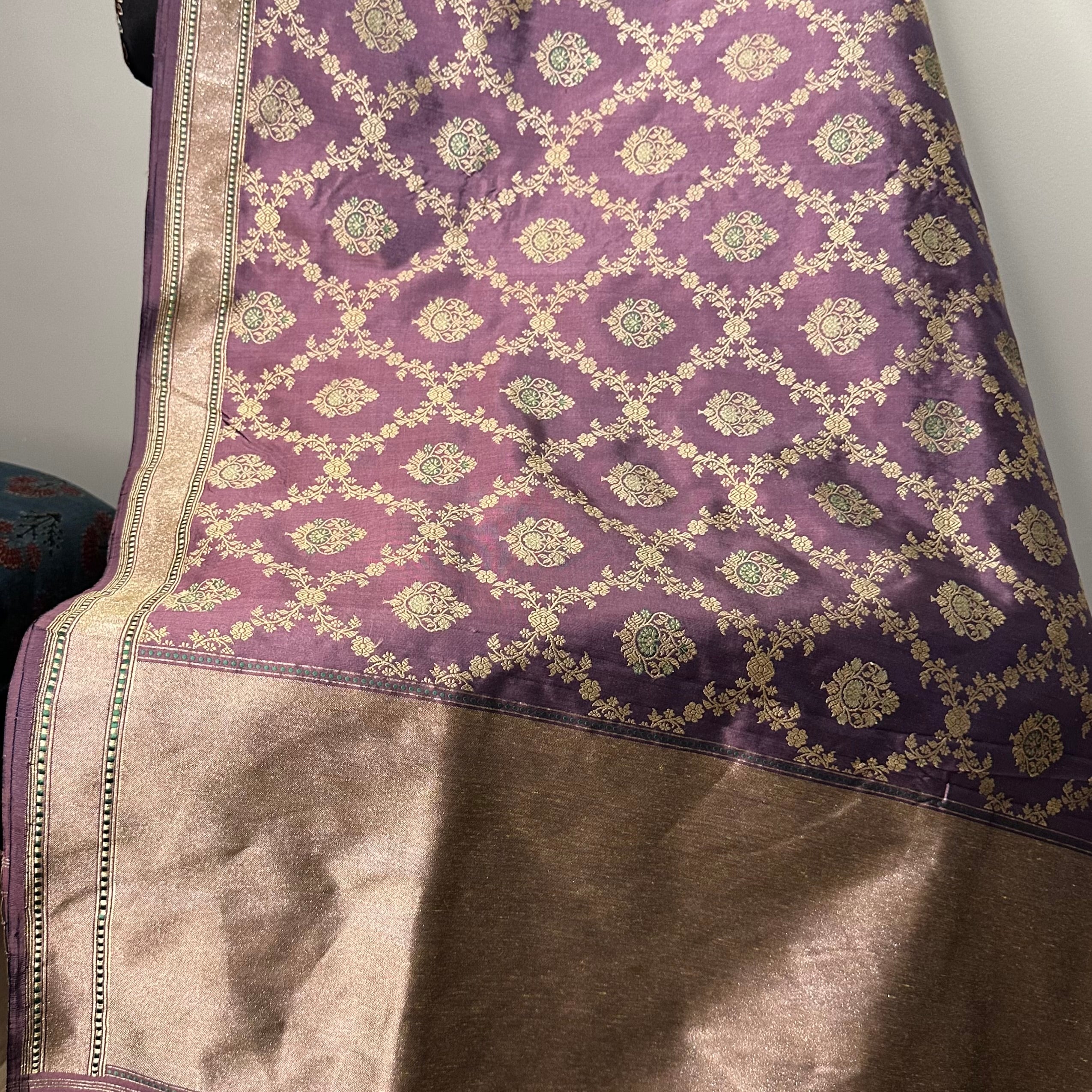 Purple shot colour Khadwa Jaal Benarasi