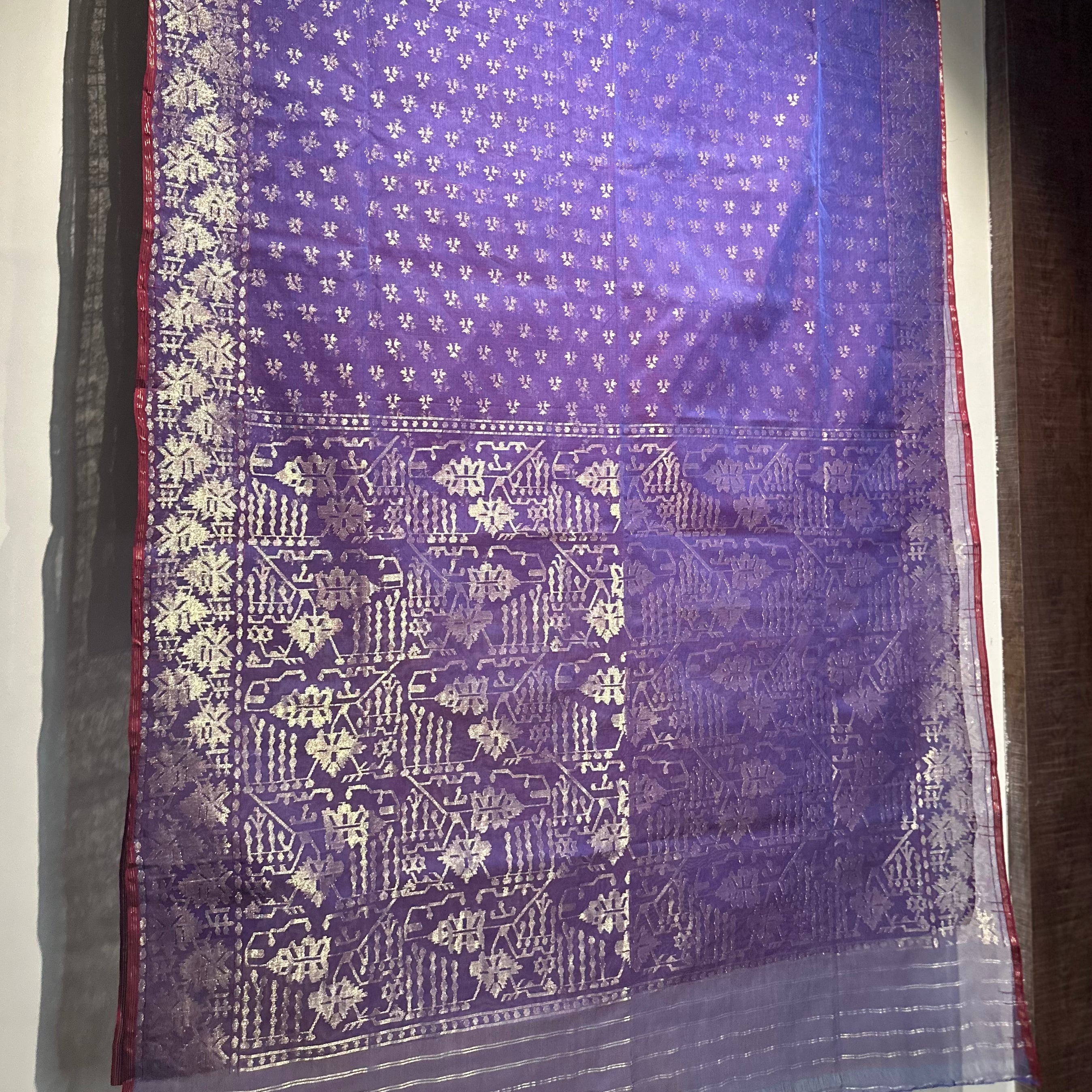 Purple and Golden Angoorlata Dhakai Jamdani Saree (Grapevine)