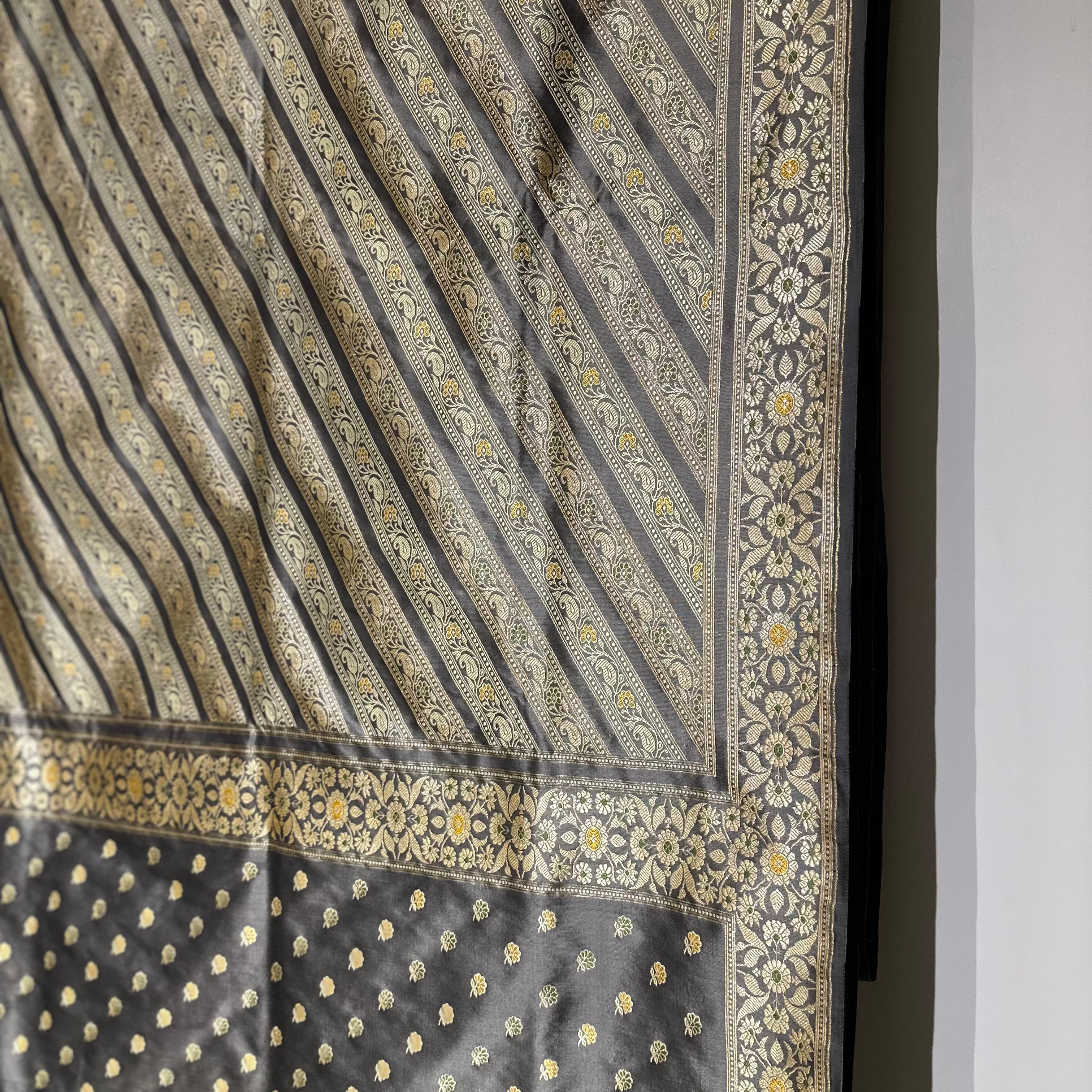 Grey Ada Baluchari with Minakari