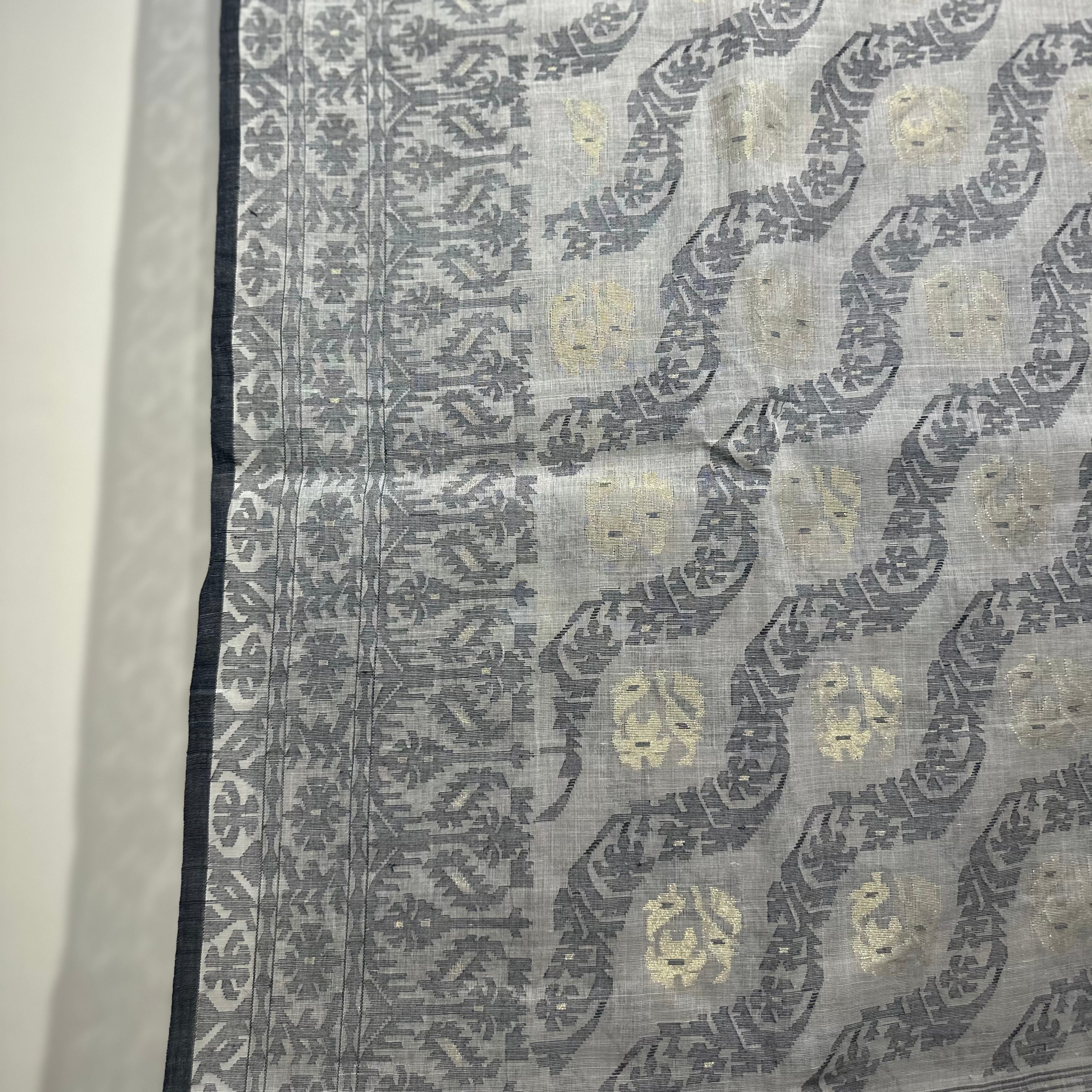 200 count khadi white and black dhakai jamdani with floral palla