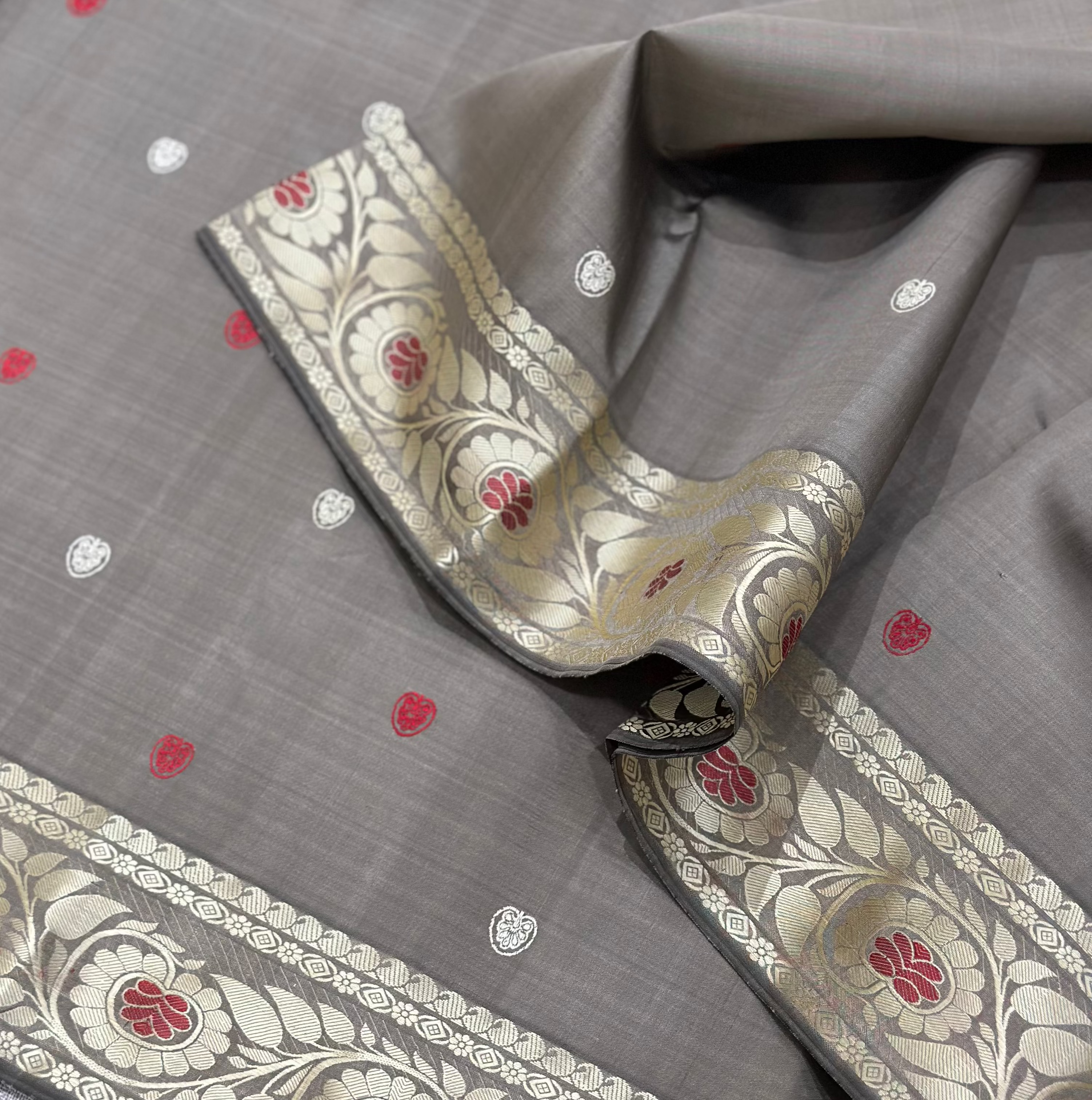 Grey Baluchari from Bengal