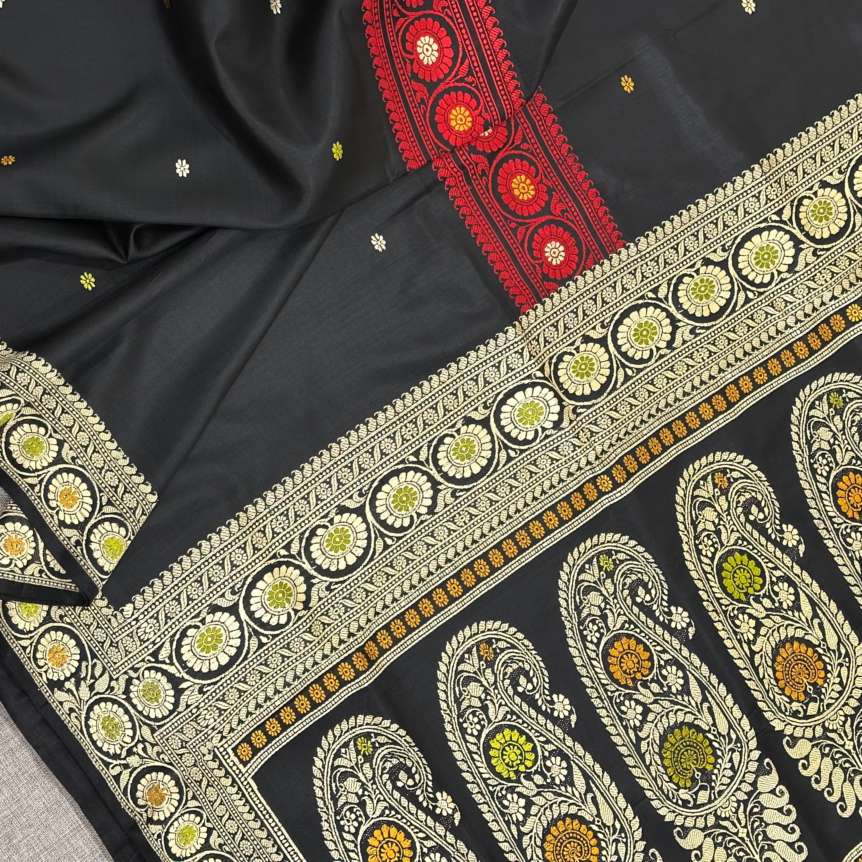 Black Baluchari Saree with Three Border (Pacha Pere)
