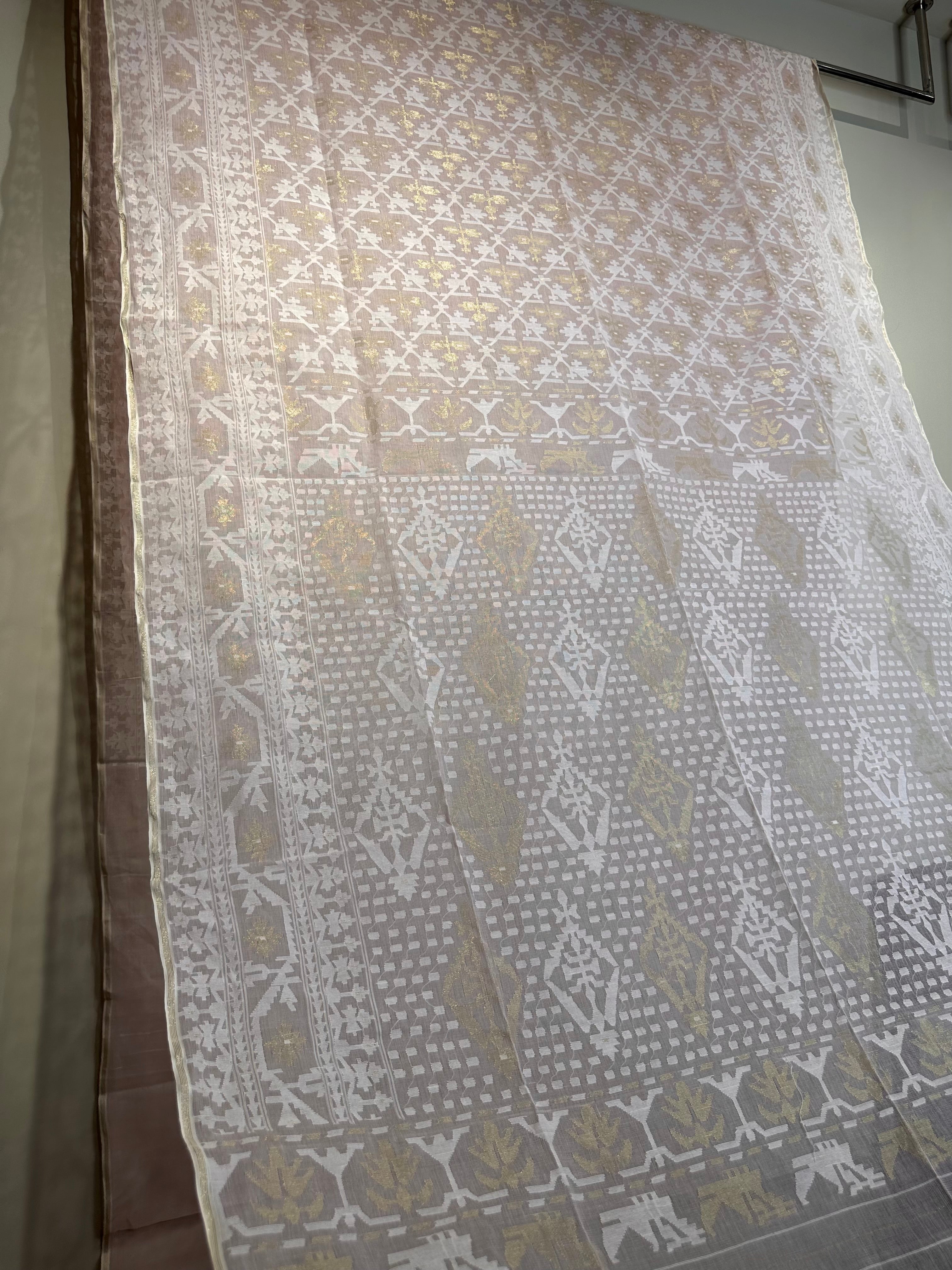 Light Pink Dhakai Jamdani Saree