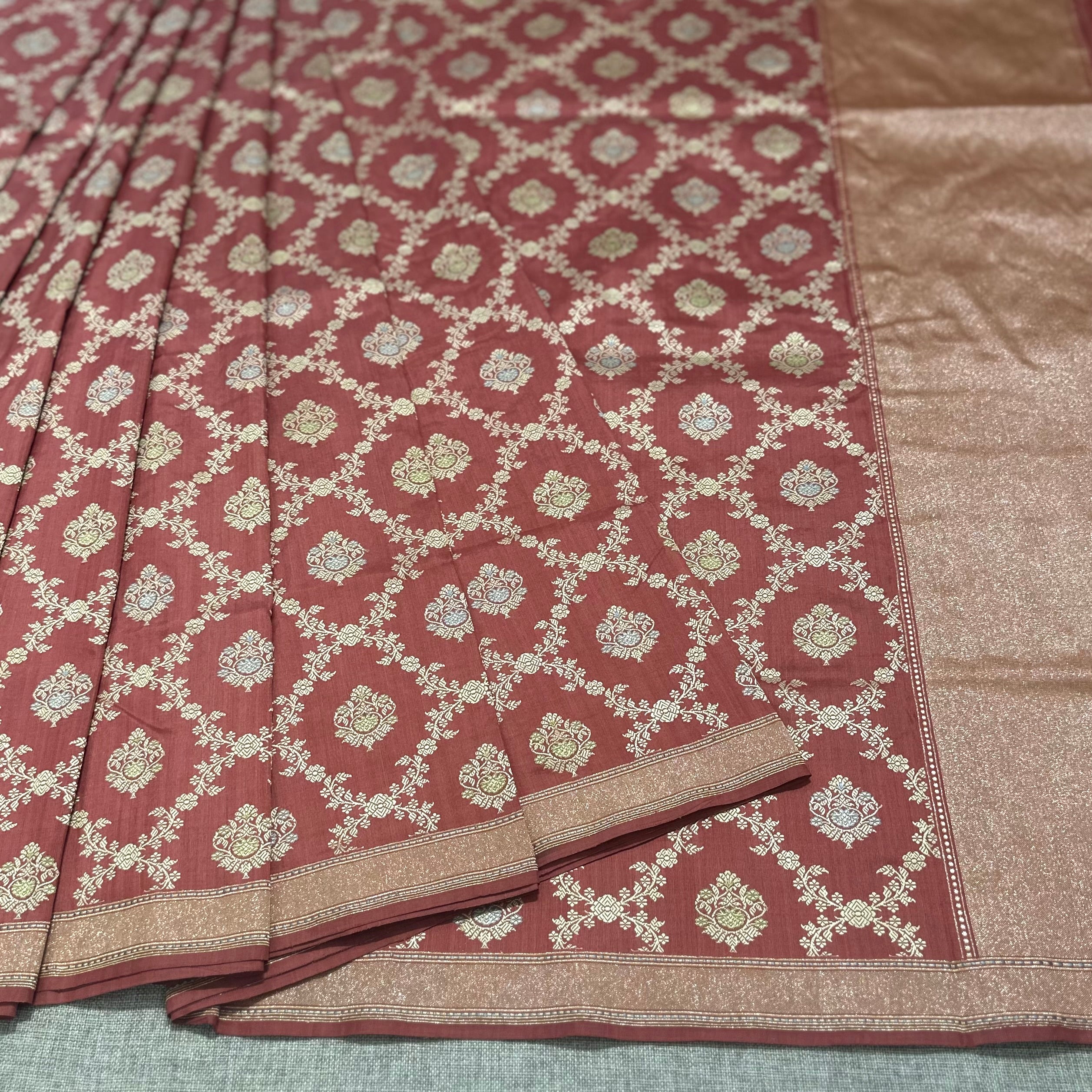 Natural Dyed Red Khadwa Jaal Benarasi