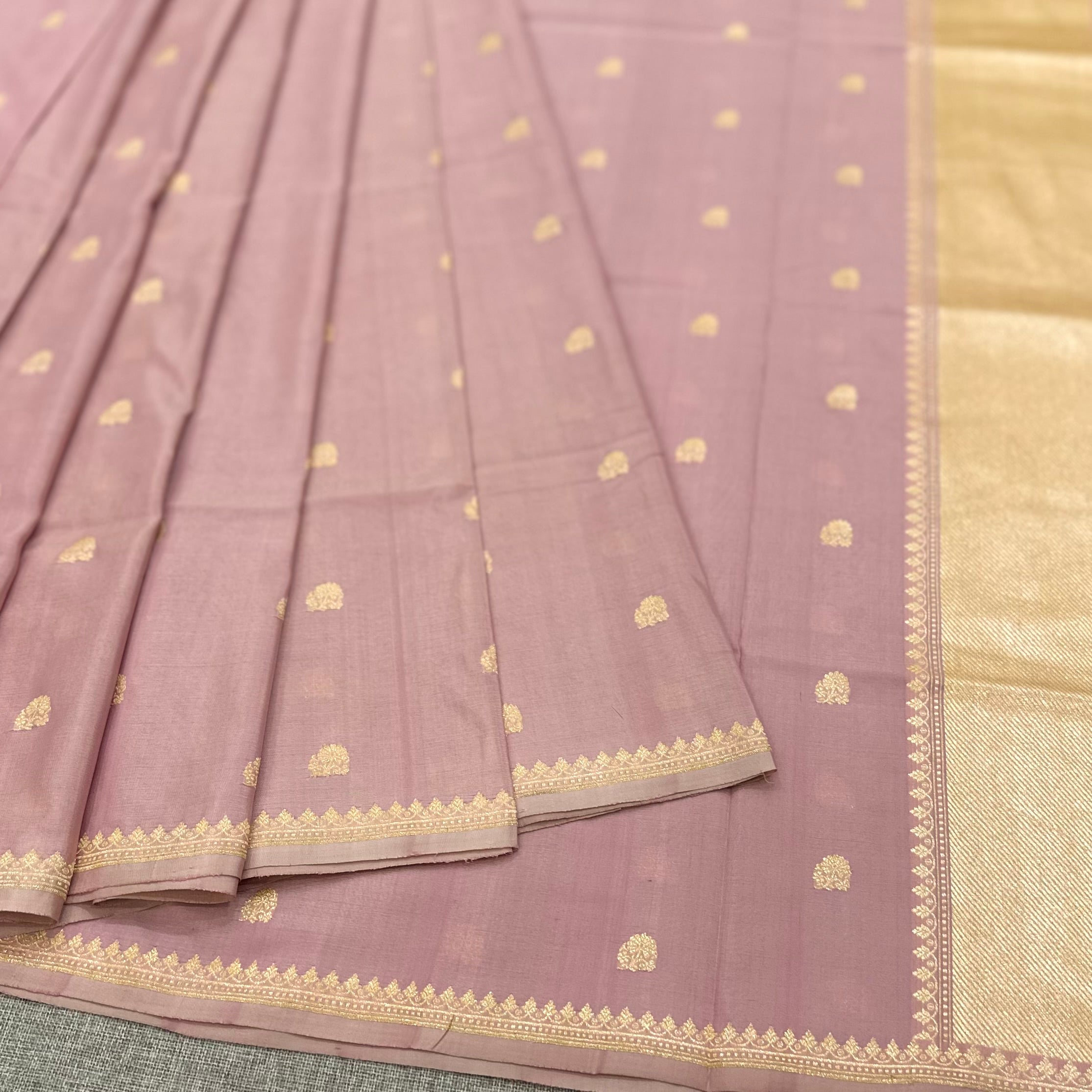 Light Mauve Silk Georgette Natural Dyed Benarasi