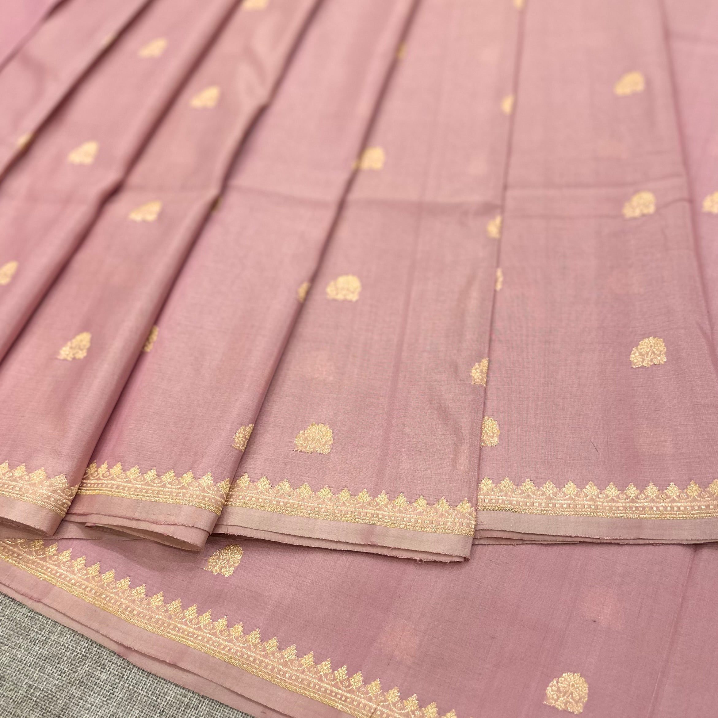 Light Mauve Silk Georgette Natural Dyed Benarasi