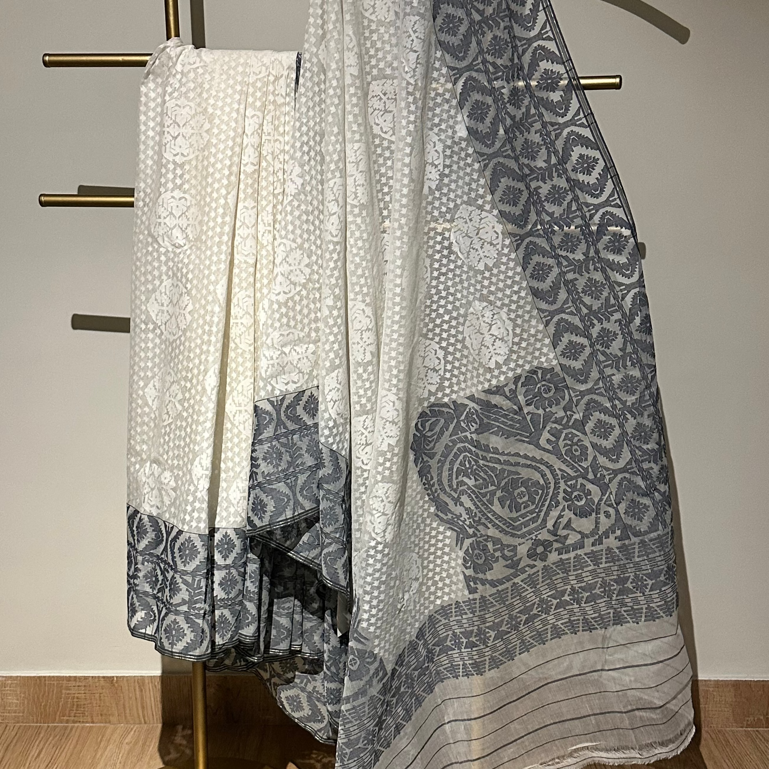 White Dhakai Jamdani with Koniya