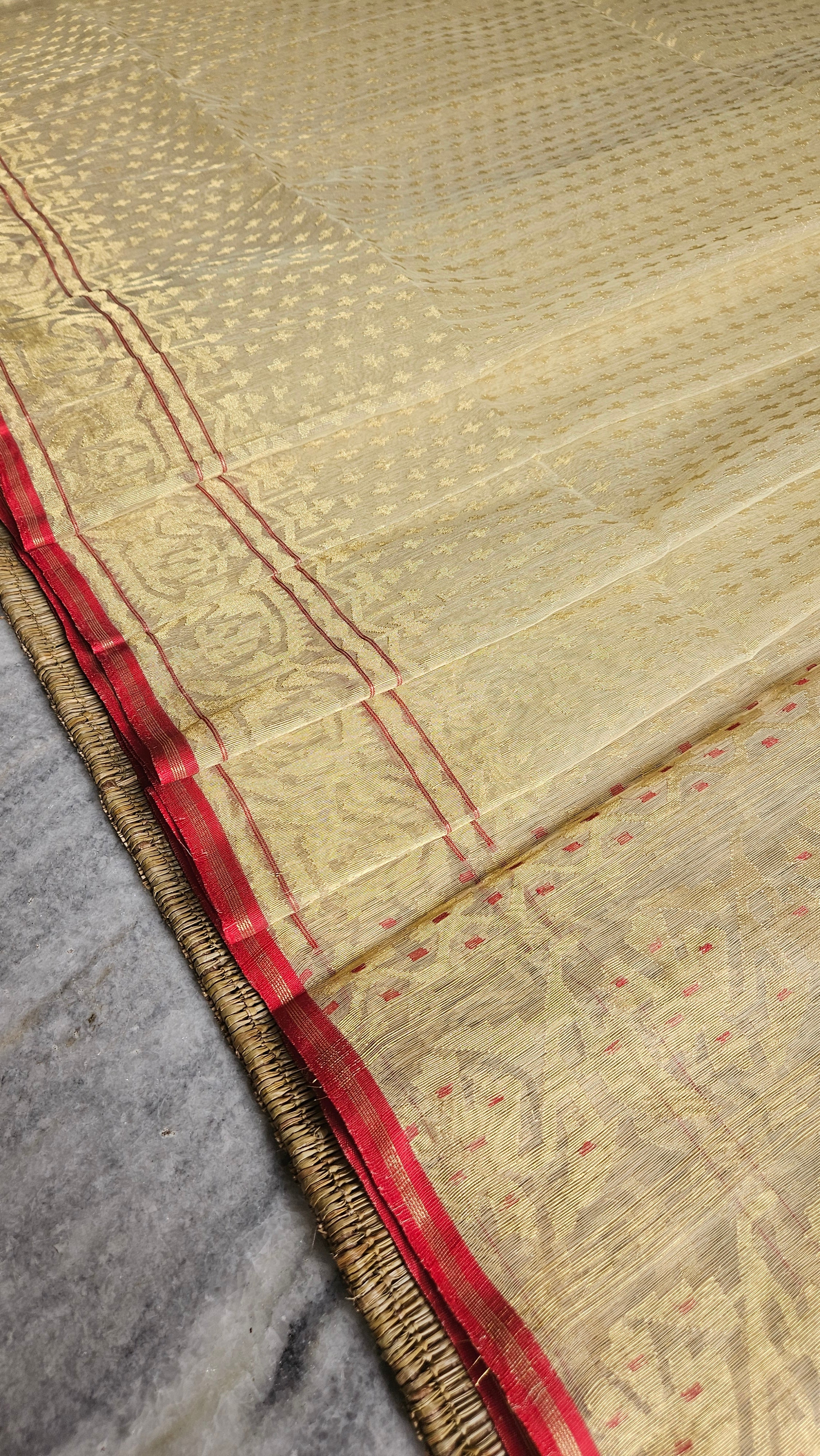 Half Silk Dhakai Jamdani with all over Zari