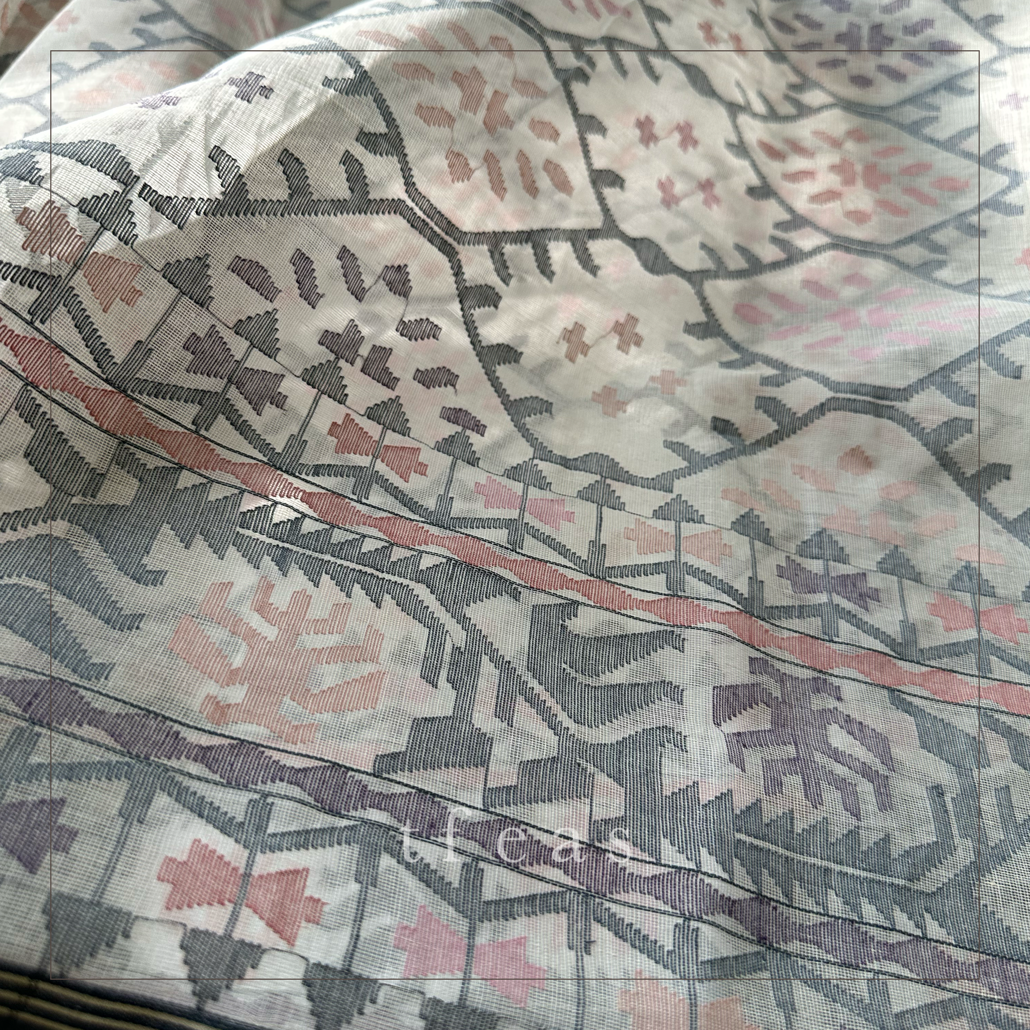 TFEAS White Handwoven Dhakai Jamdani Saree